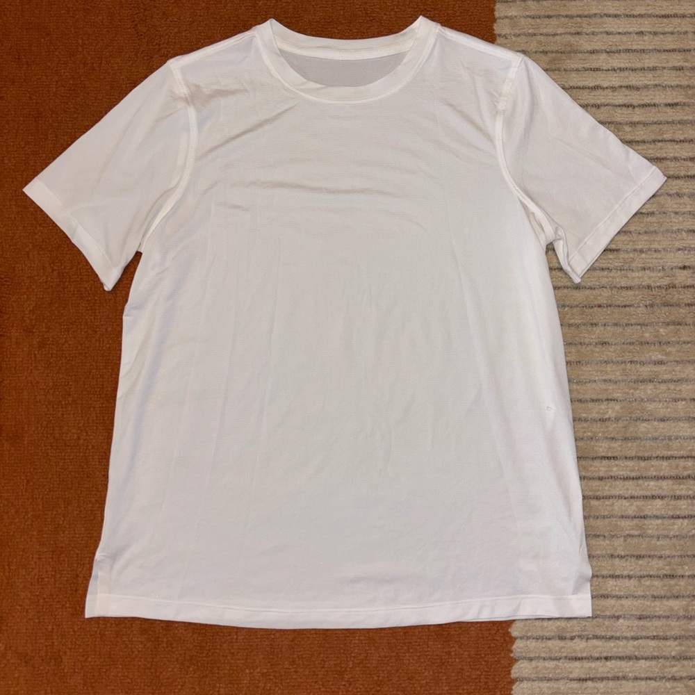 Lululemon women’s white workout top